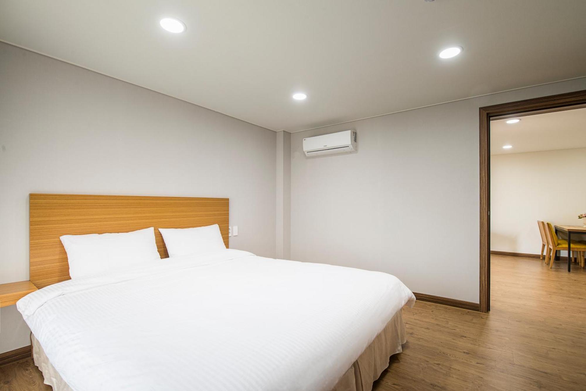 W Ocean Pension Seogwipo Exterior foto